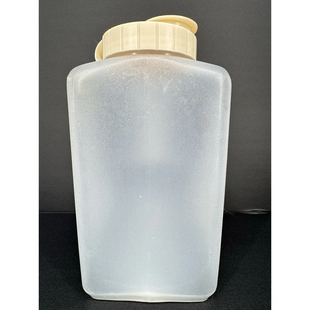 Vtg. Rubbermaid Servin Saver Pitcher/Jug 1 Gallon 4 Qt. #0231 Flip Top Lid‎